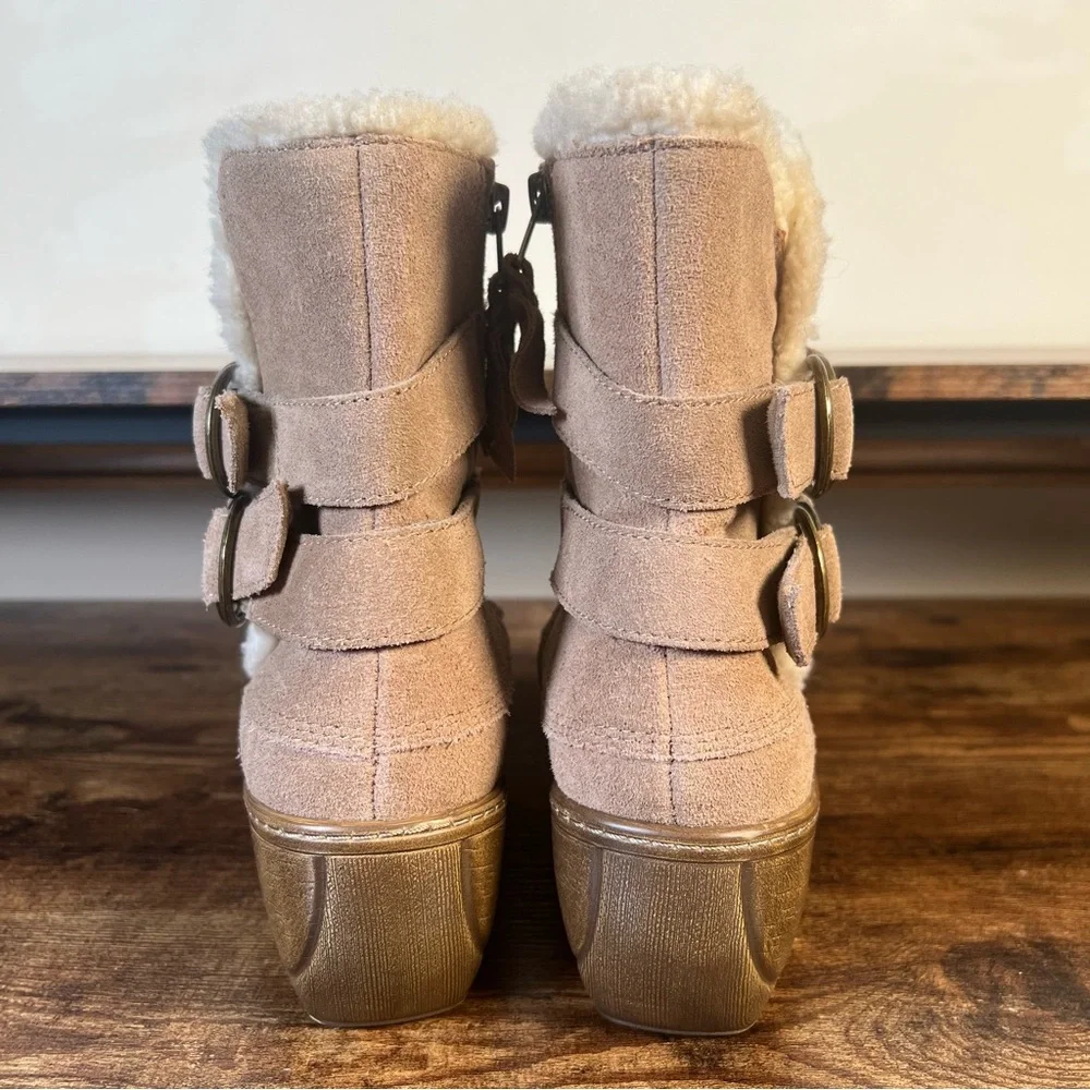 SoftWalk Leather Boots Tan Faux Fur Lined Side Buckles Wedge Heel Women's 7